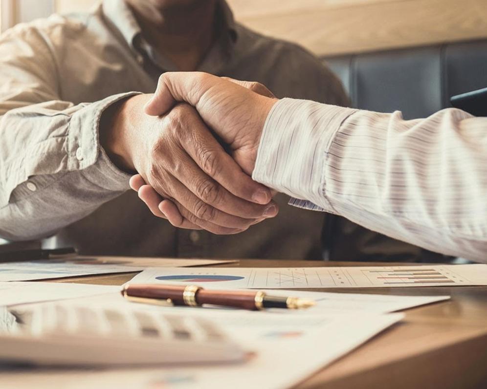 Realitní makléř: Váš spojenec pro prodej s úsměvem a bez starostí